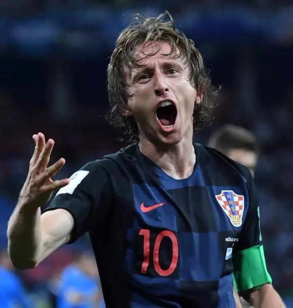 明知阿隆索镇不住巨星，皇马当初为啥还要请他？